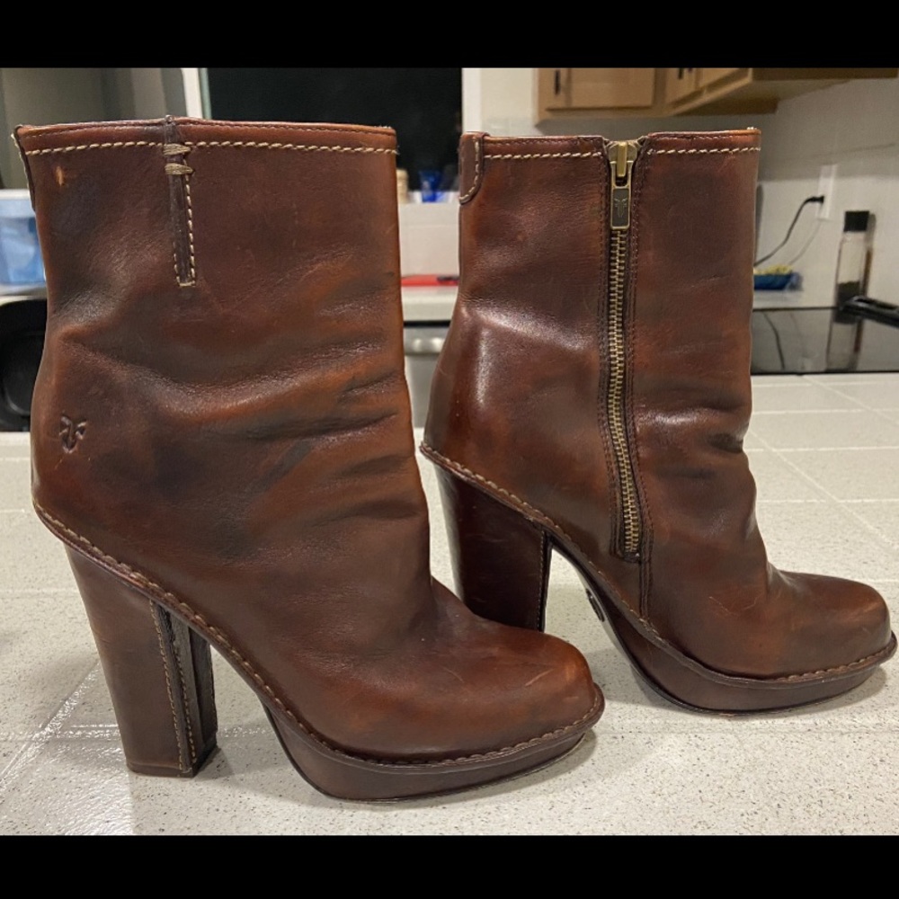 FRYE leather heel boots 8.5M chestnut brown